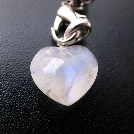 ≪ハートカットタイプ≫ブルームーンストーンストラップ｜STONE SHOP 