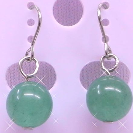 ♡期間限定販売【7】天然石グリーンクォーツァイトのチャーム、ピアス